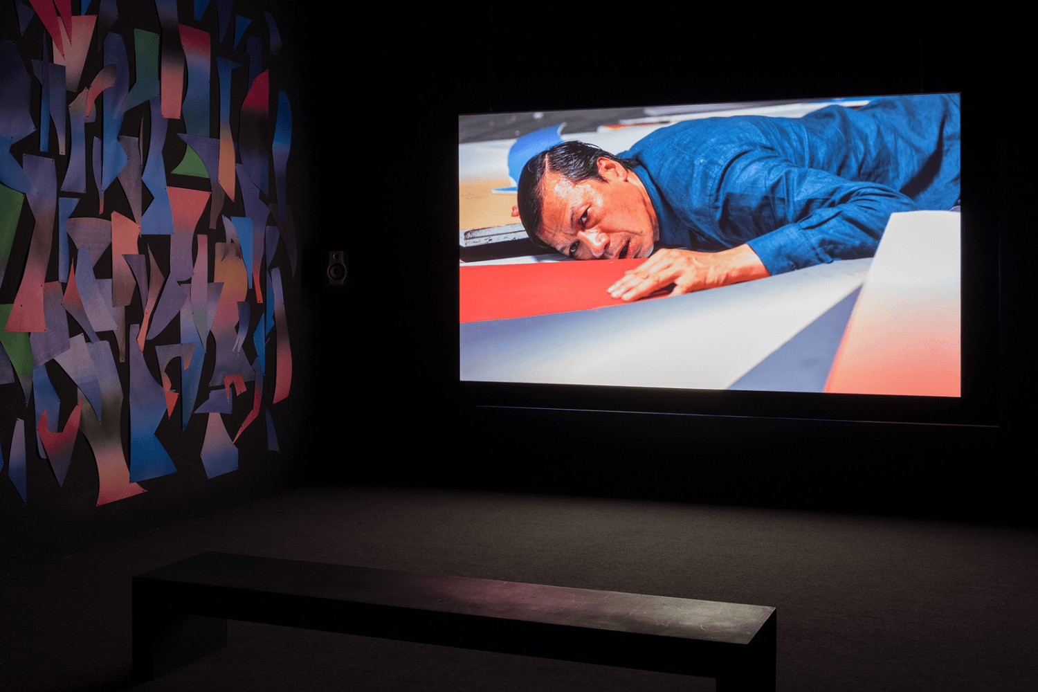 el esplendor geom&amp;eacute;trico, 2015

installation with projection of el no me mires,&amp;nbsp;hd video, color and sound; litography

variable dimensiones; 50 min
installation view of axiomas para la acci&amp;oacute;n, muac museo universitario arte contempor&amp;aacute;neo, mexico city, 2018