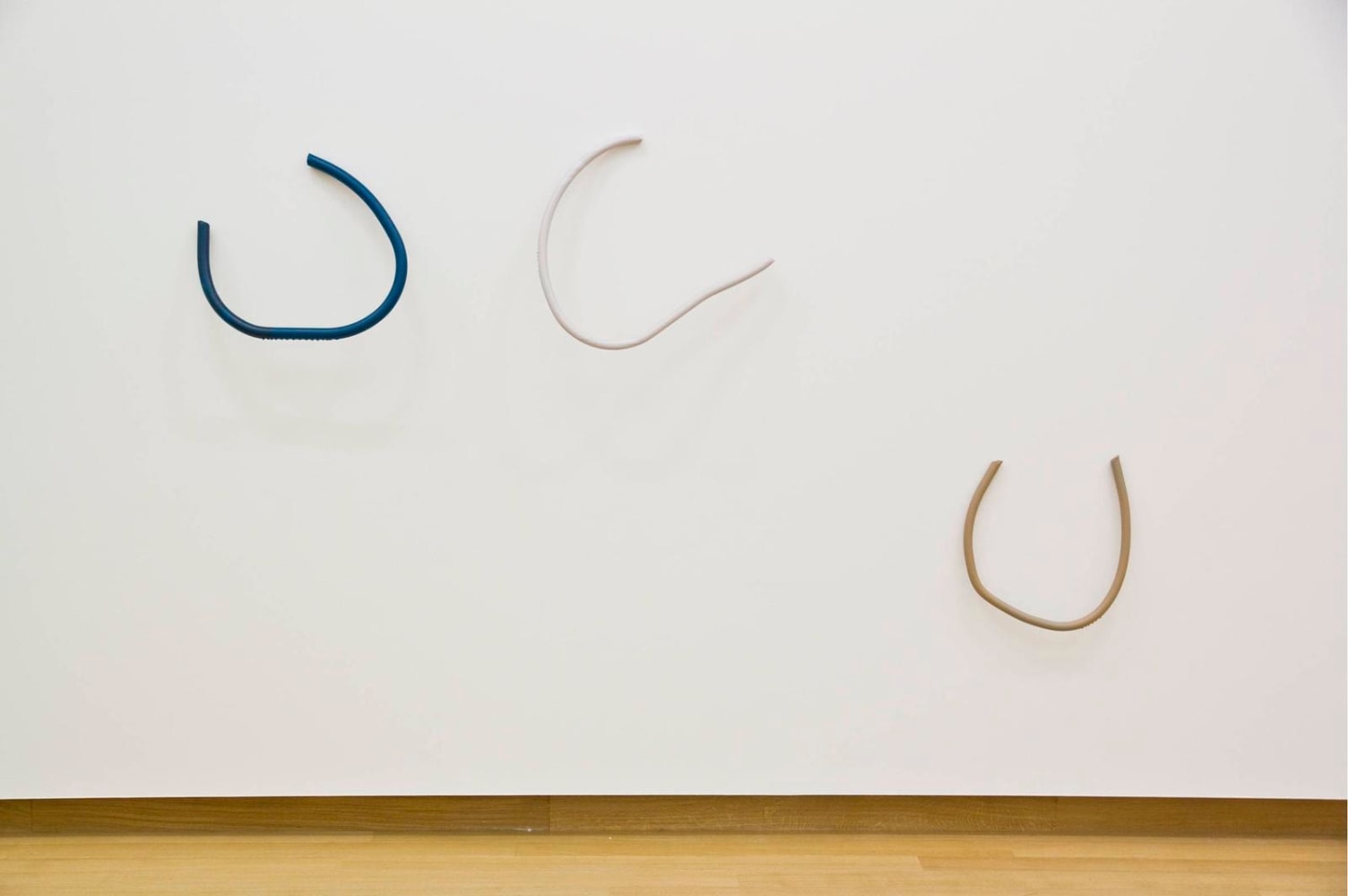 beliebte stellen hot spots, 2010

solid rod, epoxible resin
variable&amp;nbsp;dimensions&amp;nbsp;

&amp;nbsp;