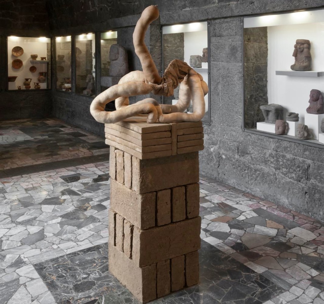 nuds
vista de instalaci&amp;oacute;n, museo anahuacalli, ciudad de m&amp;eacute;xico, 2012

&amp;nbsp;