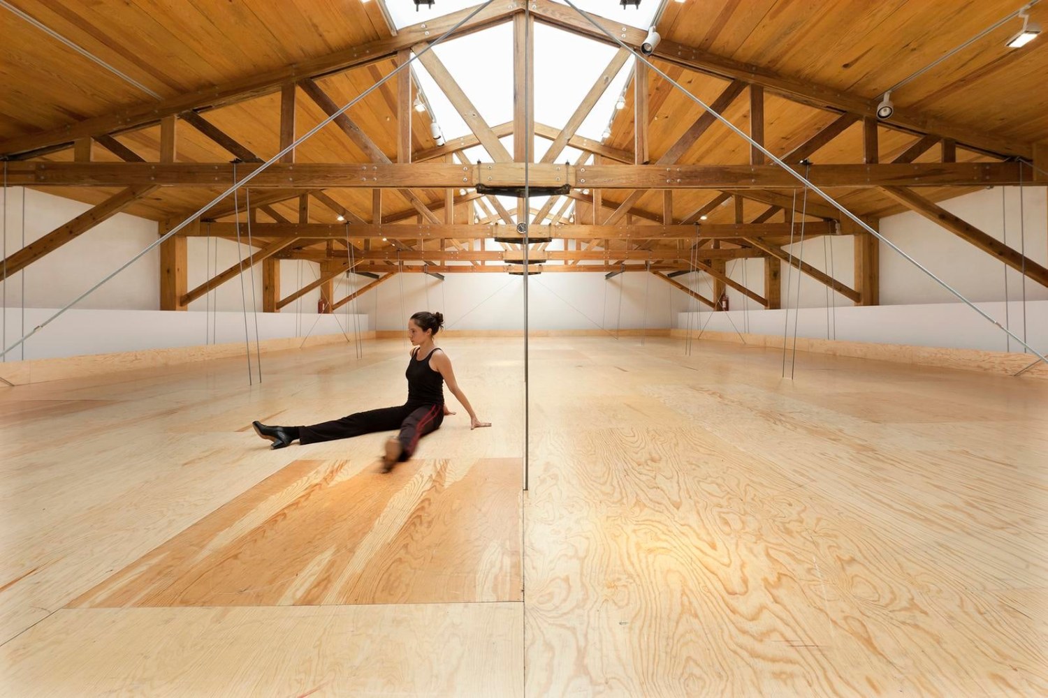 	compass, kurimanzutto, ciudad de m&amp;eacute;xico, m&amp;eacute;xico, 2010