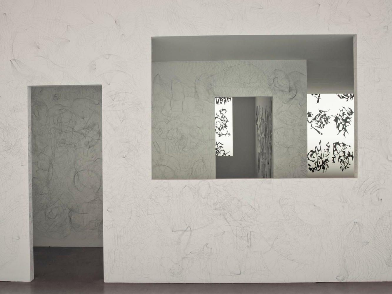 	carlos amorales, el estudio por la ventana, 2010