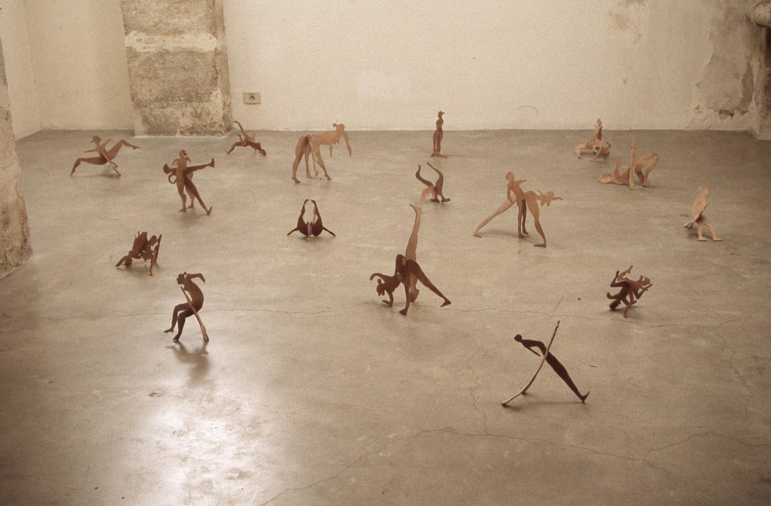 	kurimanzutto @ galerie chantal crousel, galerie chantal crousel, par&amp;iacute;s, 2001