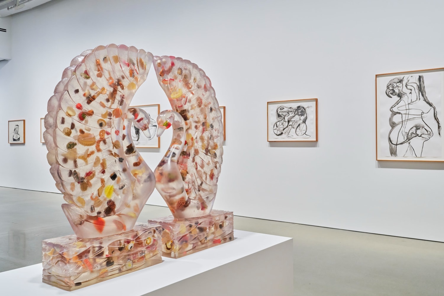 vista de instalaci&amp;oacute;n&amp;nbsp;miguel calder&amp;oacute;n: neur&amp;oacute;ticos an&amp;oacute;nimos, kurimanzutto nueva york, 2025. foto: zach hyman