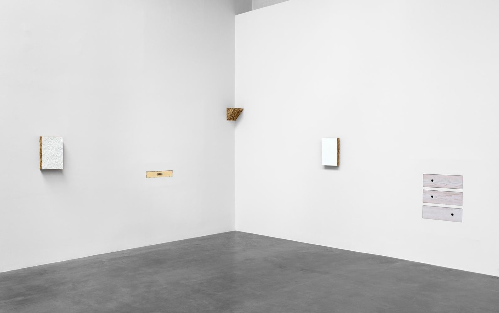 	ggaabbrriieell ssiieerrrraa, kurimanzutto, mexico city, 2014