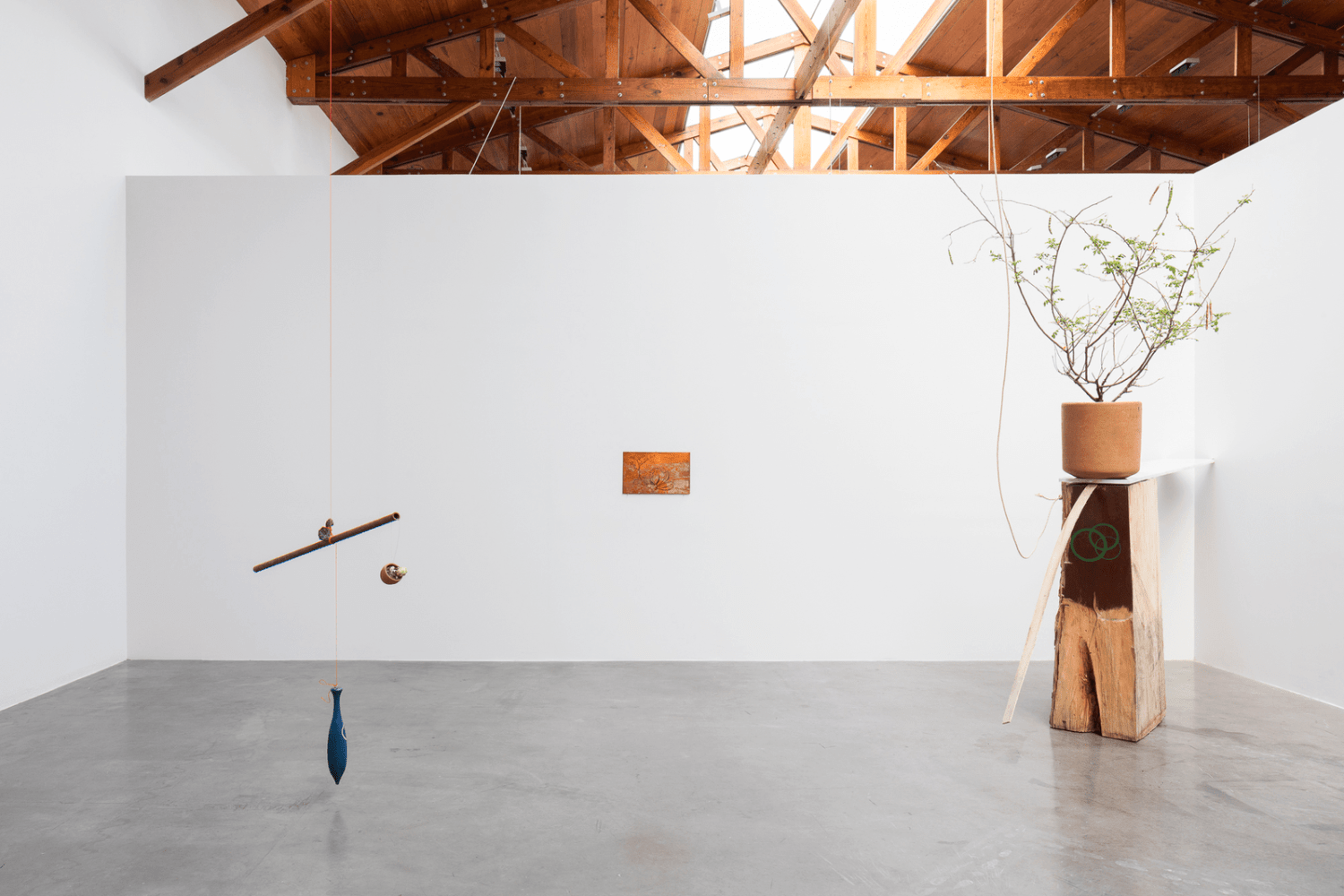 esculturas pendientes, kurimanzutto, ciudad de m&amp;eacute;xico, 2019