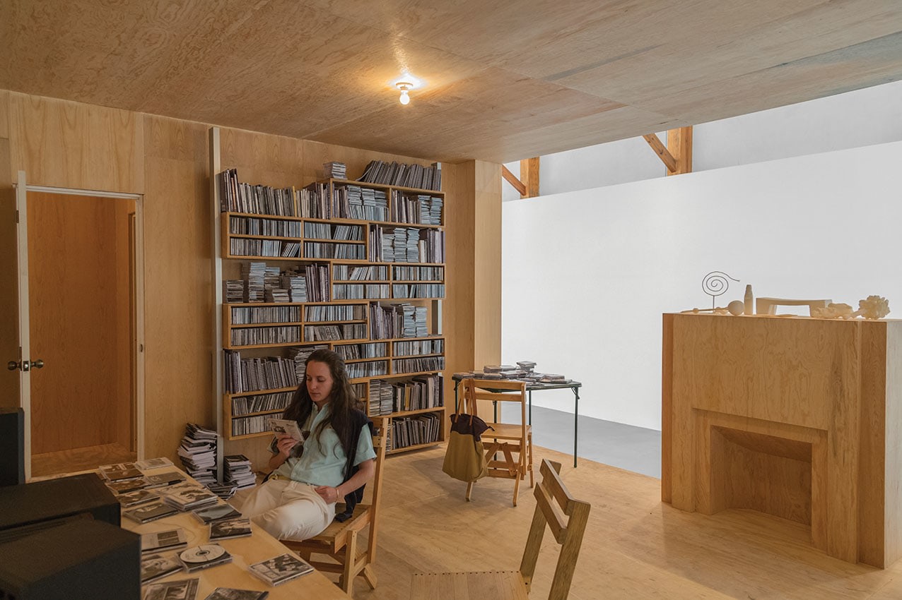 installation view of&amp;nbsp;untitled, 2012 (all those years at no. 17e&amp;nbsp;london terrace),&amp;nbsp;kurimanzutto, mexico city, september 21&amp;ndash;november 3, 2012