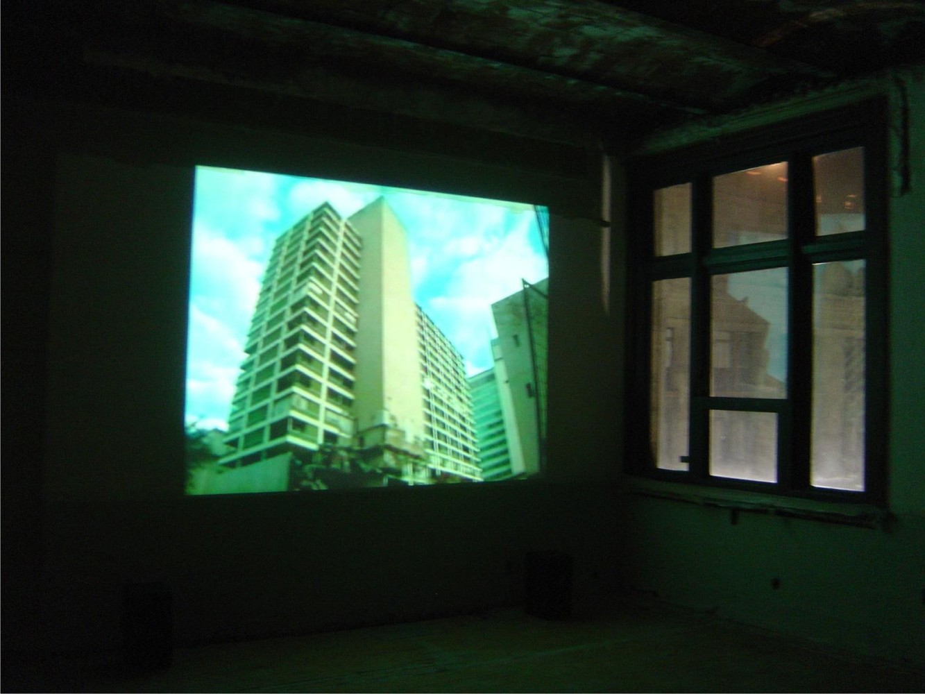 	tr&amp;aacute;fago, 5 de mayo 18, ciudad de m&amp;eacute;xico, 2004