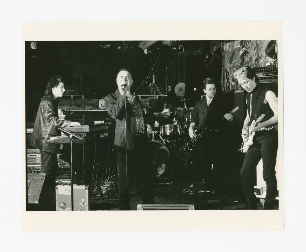 john giorno band en cbgb&amp;#39;s. nueva york, estados unidos, diciembre 9 1986. foto: kate simon