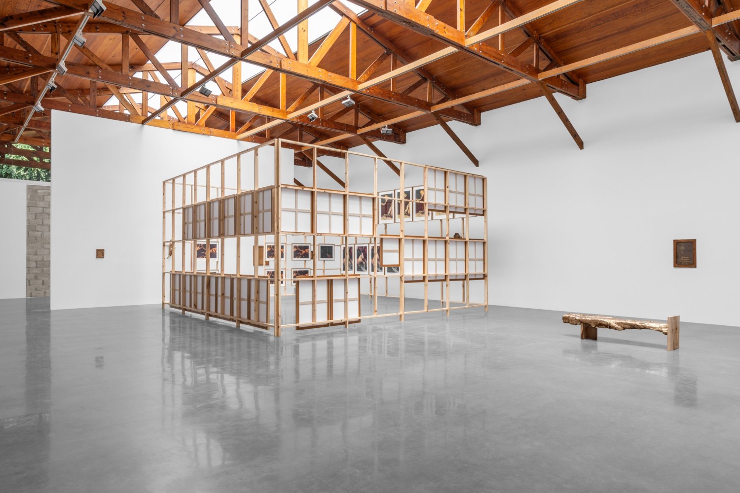 vista de instalaci&amp;oacute;n&amp;nbsp;danh vo, kurimanzutto ciudad de m&amp;eacute;xico, 2024. foto: gerardo&amp;nbsp;landa - eduardo lopez (glr estudio)