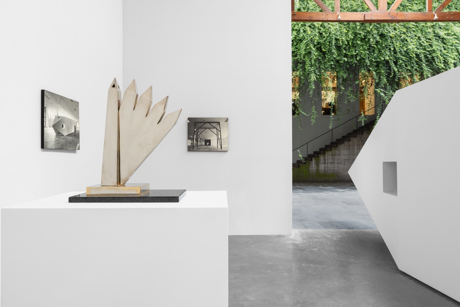 installation view marta minuj&amp;iacute;n: to live in art, kurimanzutto mexico city, 2025. photo: gerardo landa &amp;amp; eduardo lópez


&amp;nbsp;
