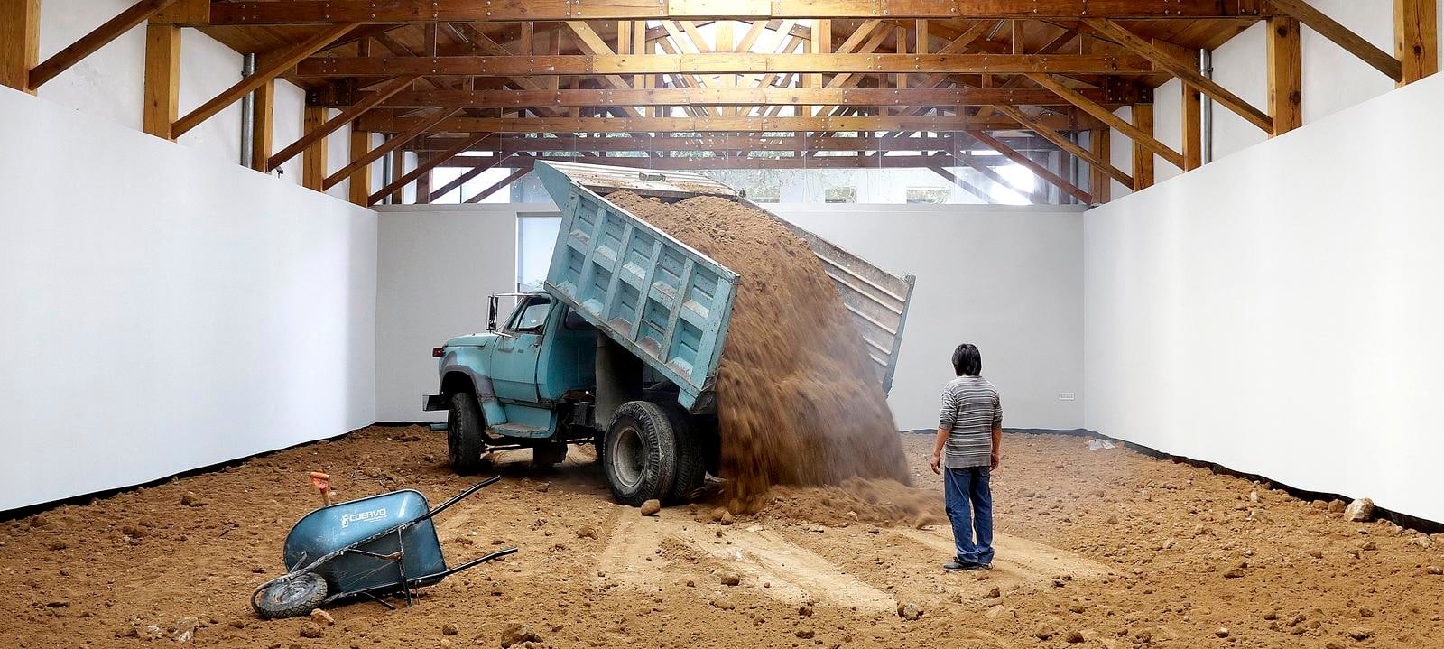 	adri&amp;aacute;n villar rojas, los teatros de saturno, 2014