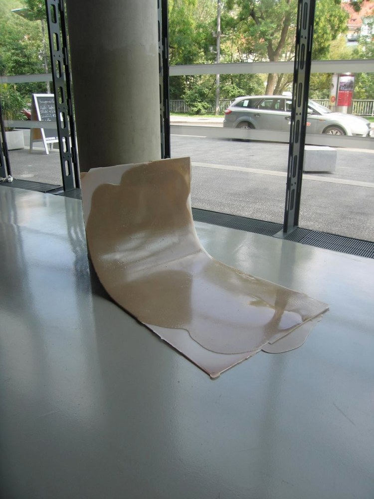 aufbauhelfer (construction helper), 2009

painted steel, concrete, rubber

installation view of monument and utopie,&amp;nbsp;steirischer herbst, graz, austria, 2009

&amp;nbsp;