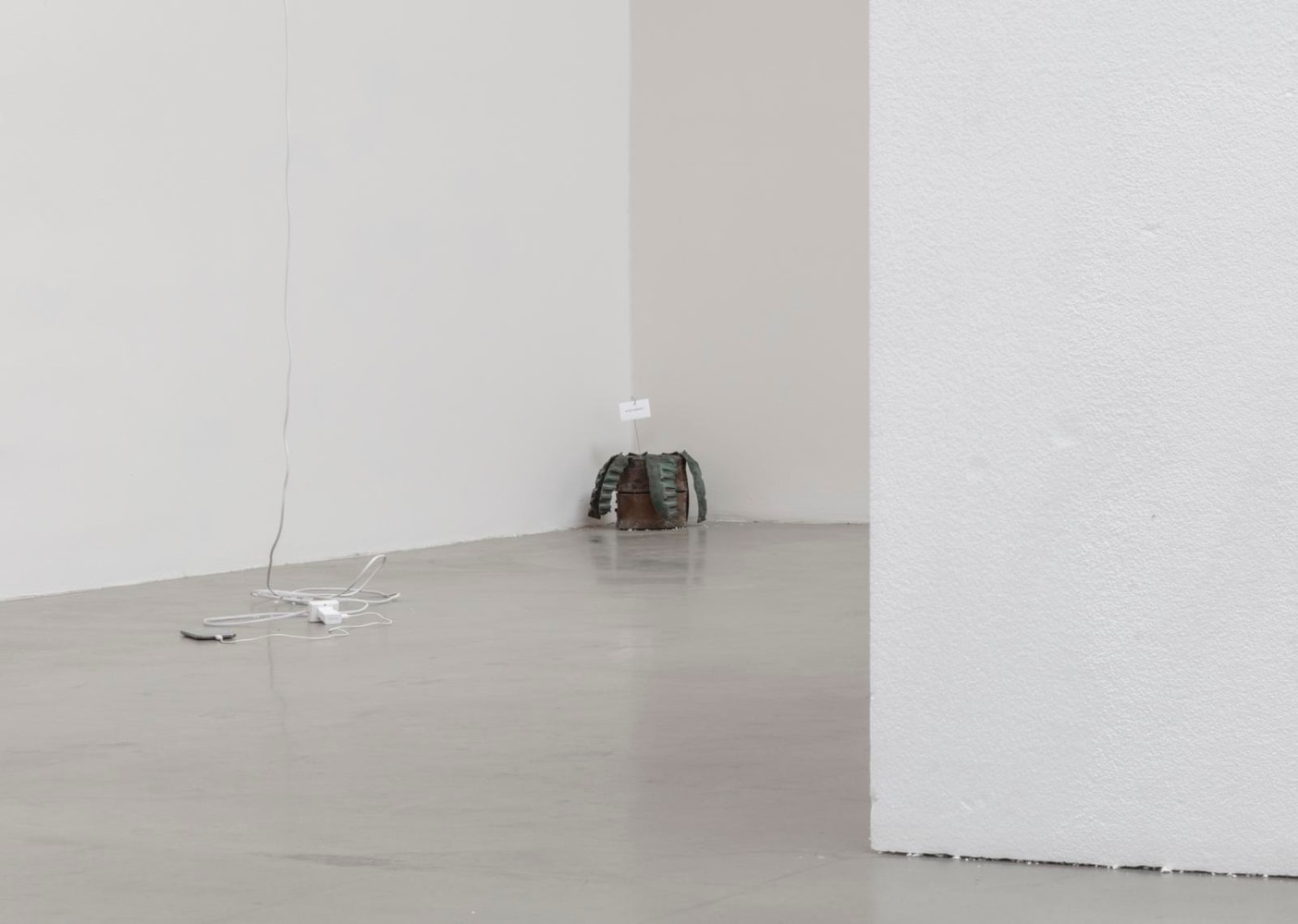 	installation view of xyla&amp;ntilde;ynu. taller de los viernes, kurimanzutto, mexico city, 2016