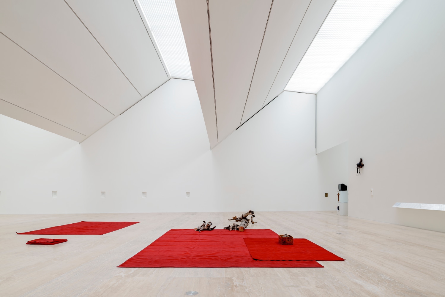 	beauty queen, 2013	vista de instalaci&amp;oacute;n museo jumex, ciudad de m&amp;eacute;xico, 2014