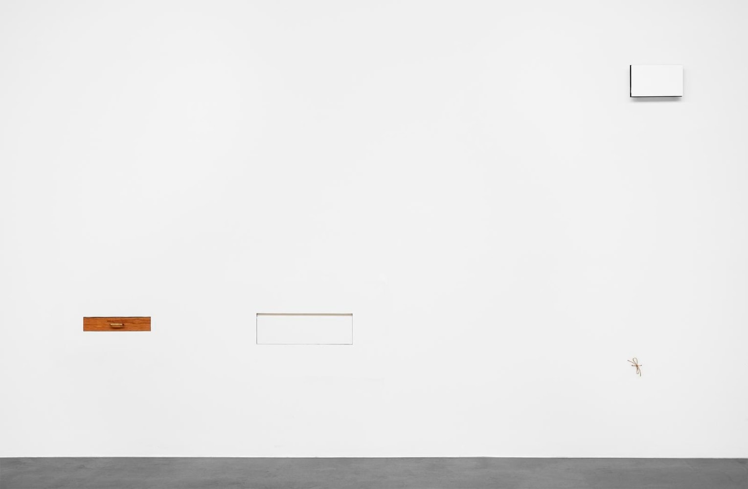 	ggaabbrriieell ssiieerrrraa, kurimanzutto, mexico city, 2014