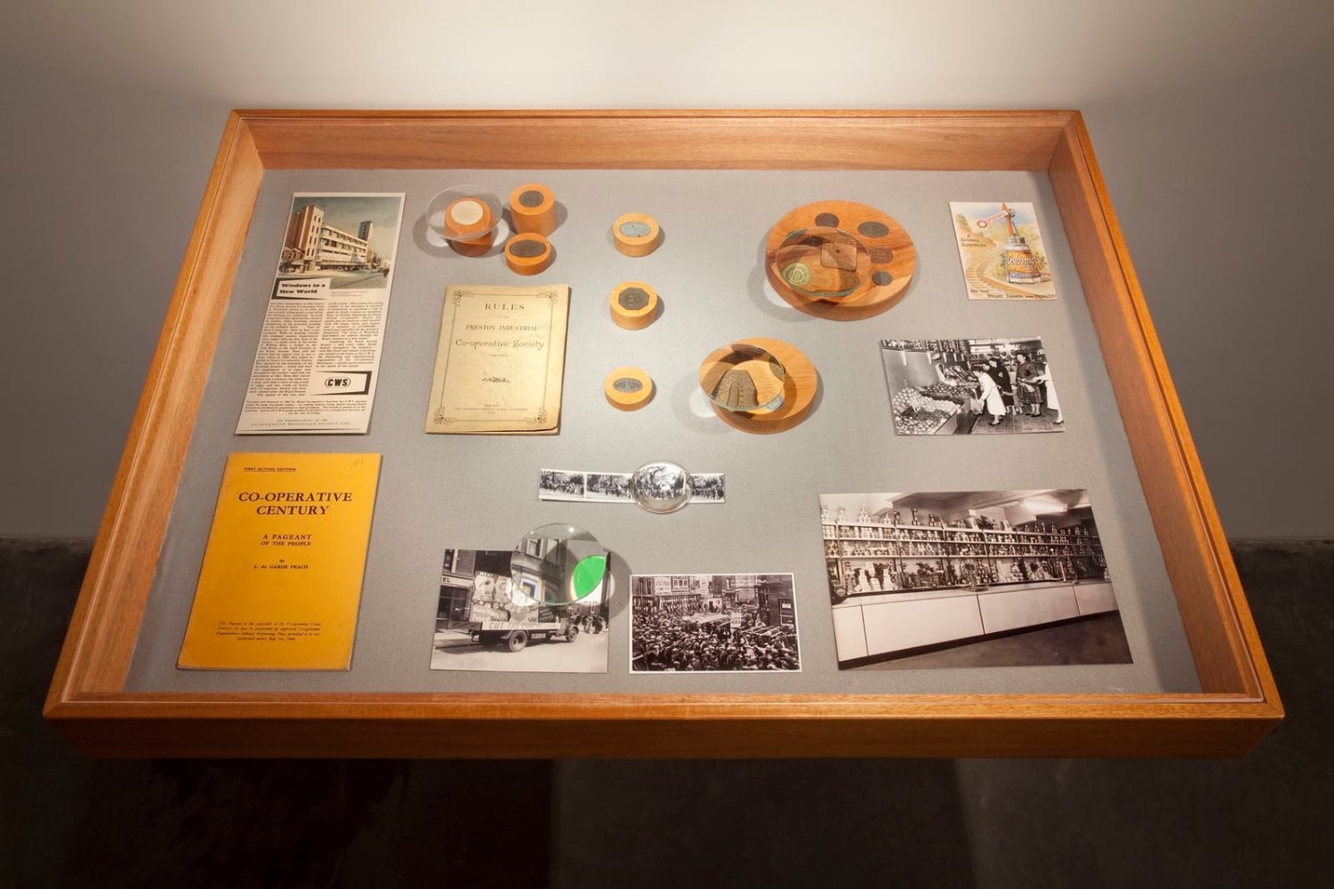 	scoop, kurimanzutto, ciudad de m&amp;eacute;xico, 2009