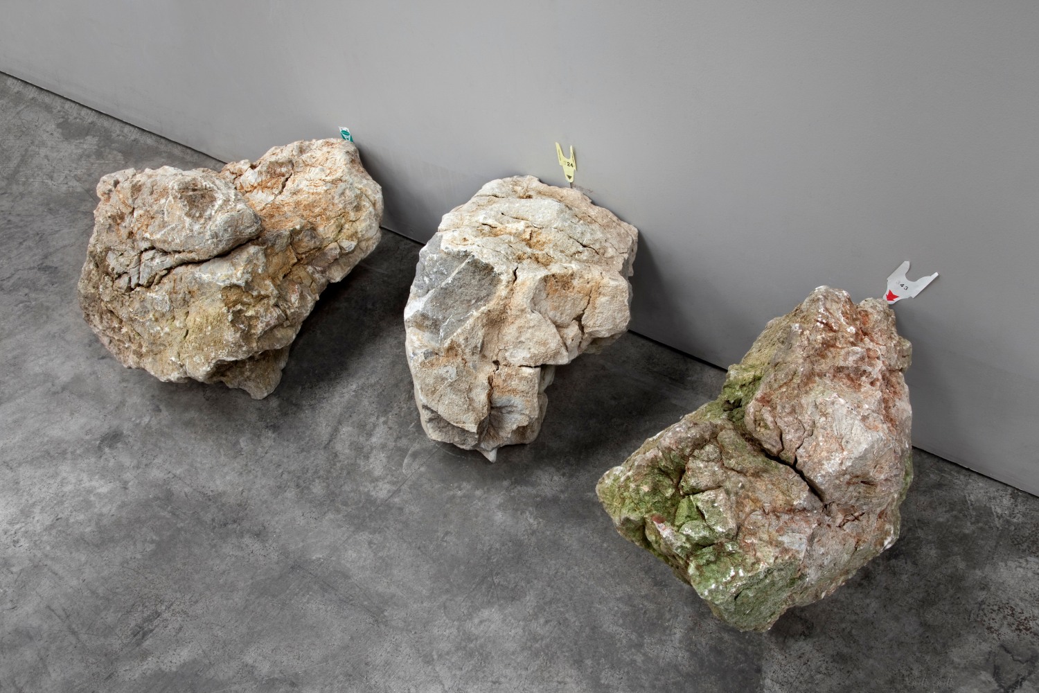 723 343 b73, 2009
rocks,&amp;nbsp;turn stubs
variable dimensions

&amp;nbsp;

&amp;nbsp;