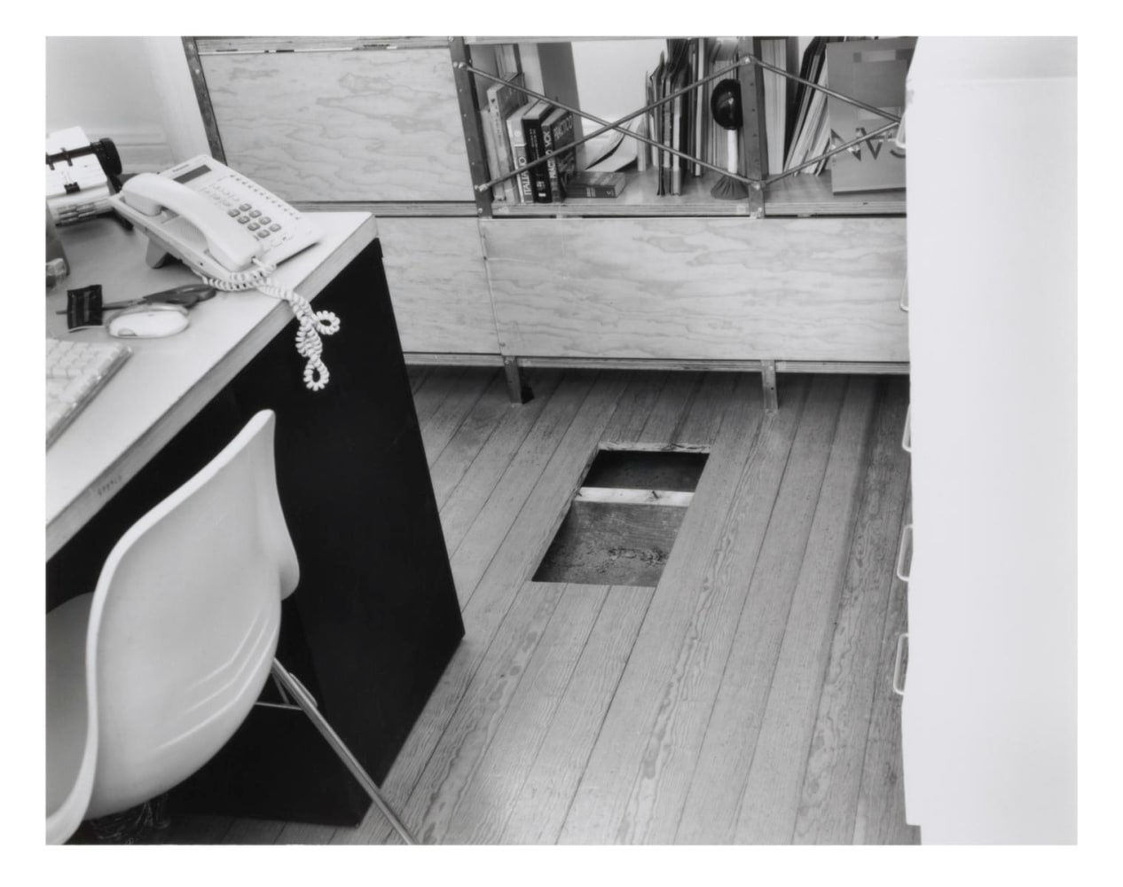 	quince rechinidos menos, kurimanzutto, ciudad de m&amp;eacute;xico, 2004