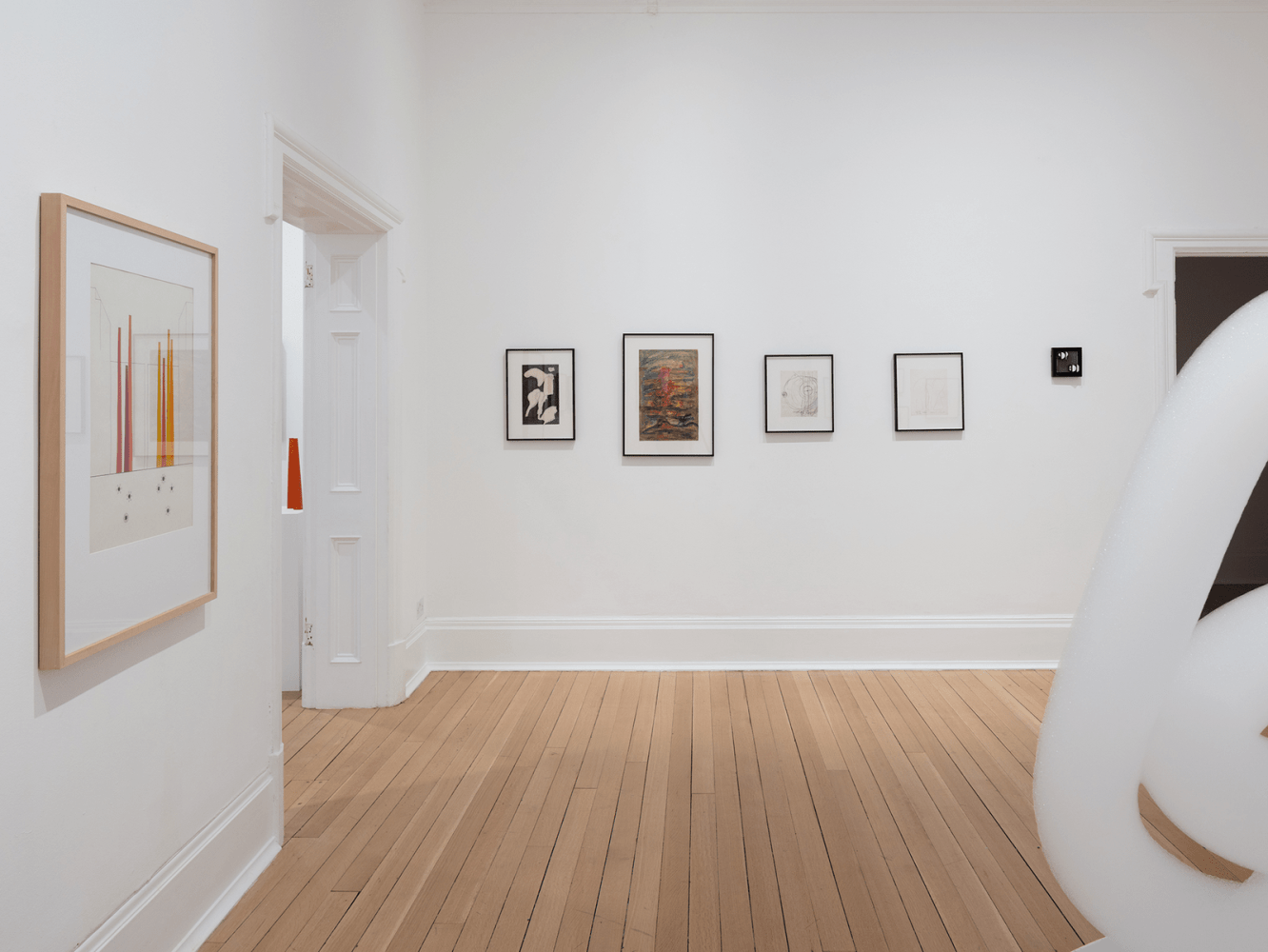 signals: if you like i shall grow, kurimanzutto presentada por thomas dane gallery, londres, 2018