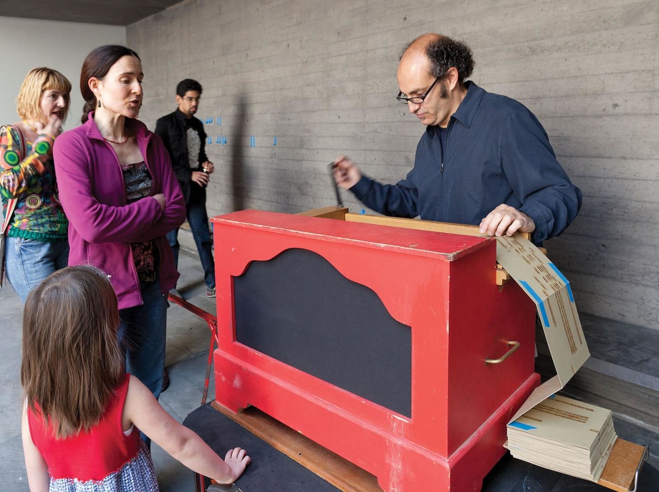 	anri sala, kurimanzutto, ciudad de m&amp;eacute;xico, 2011