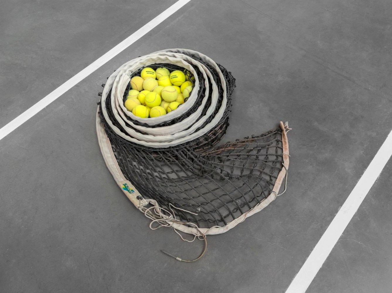 	u.f.o. - naut jk (j&amp;uacute;lius koller), kurimanzutto, ciudad de m&amp;eacute;xico, m&amp;eacute;xico, 2012