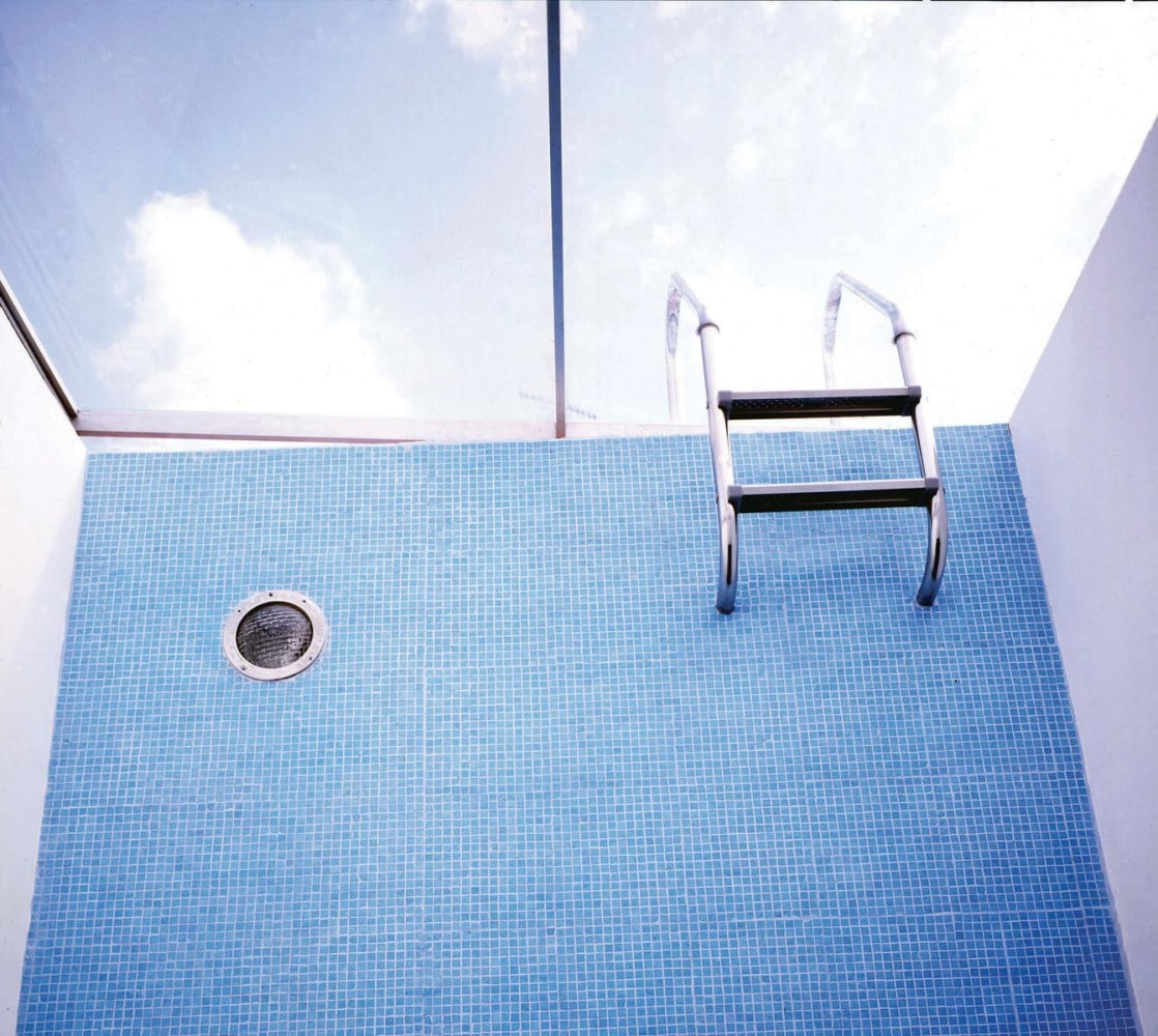 alberca para muro, 1999

plastic, paper mache, plaster, polyurethane, venice mosaic

&amp;nbsp;