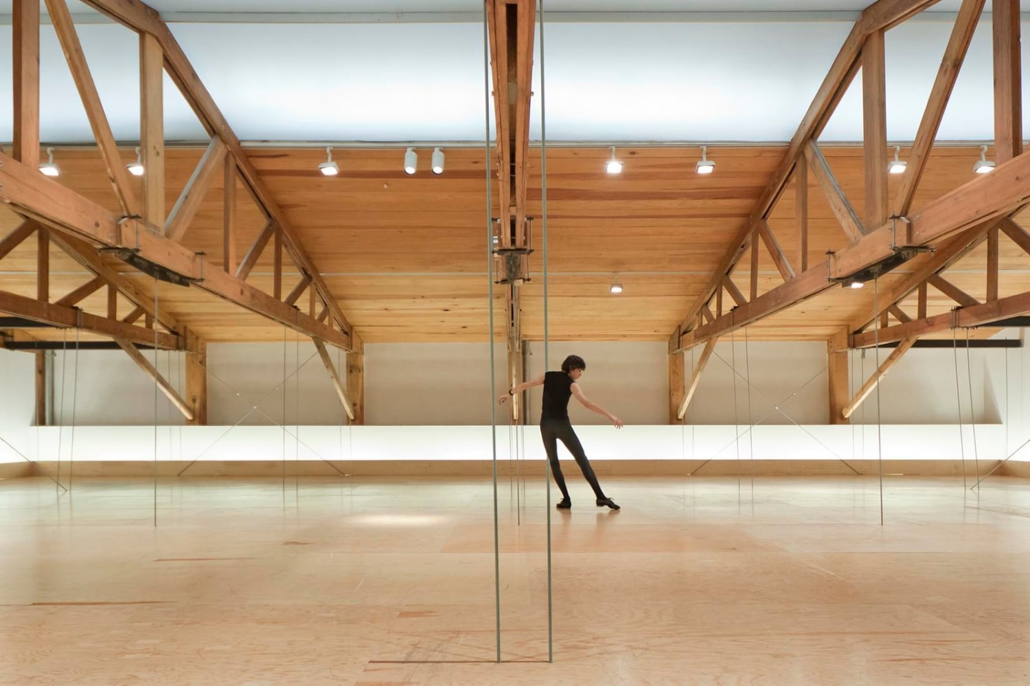 	compass, kurimanzutto, ciudad de m&amp;eacute;xico, m&amp;eacute;xico, 2010