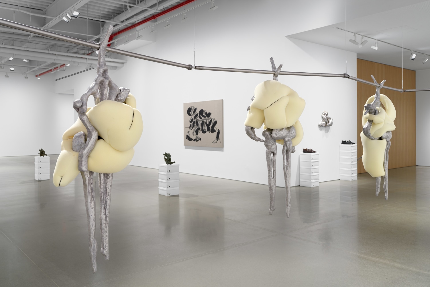 Vista de instalaci&amp;oacute;n de New Lexicons for Embodiment, kurimanzutto, Nuevo York, 2023