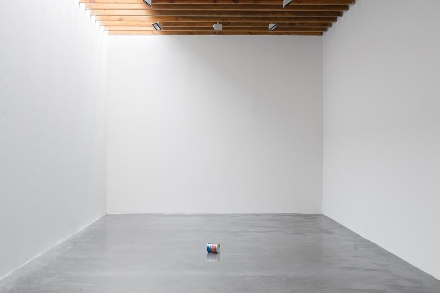 no se puede hacer una revoluci&amp;oacute;n con guantes de seda, kurimanzutto, ciudad de m&amp;eacute;xico, 2016