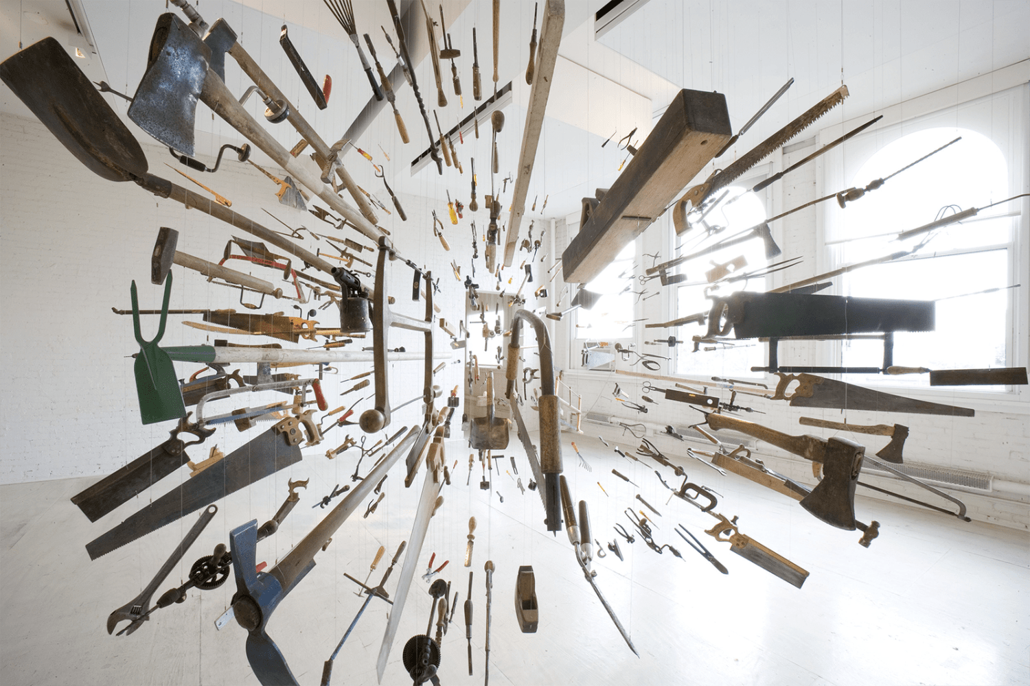 controller of the universe, 2007
herramientas encontradas,&amp;nbsp;alambre
285 x 405 x 455 cm
vista de instalaci&amp;oacute;n de that was then...this is now, ps1 moma, nueva york, 2008

&amp;nbsp;