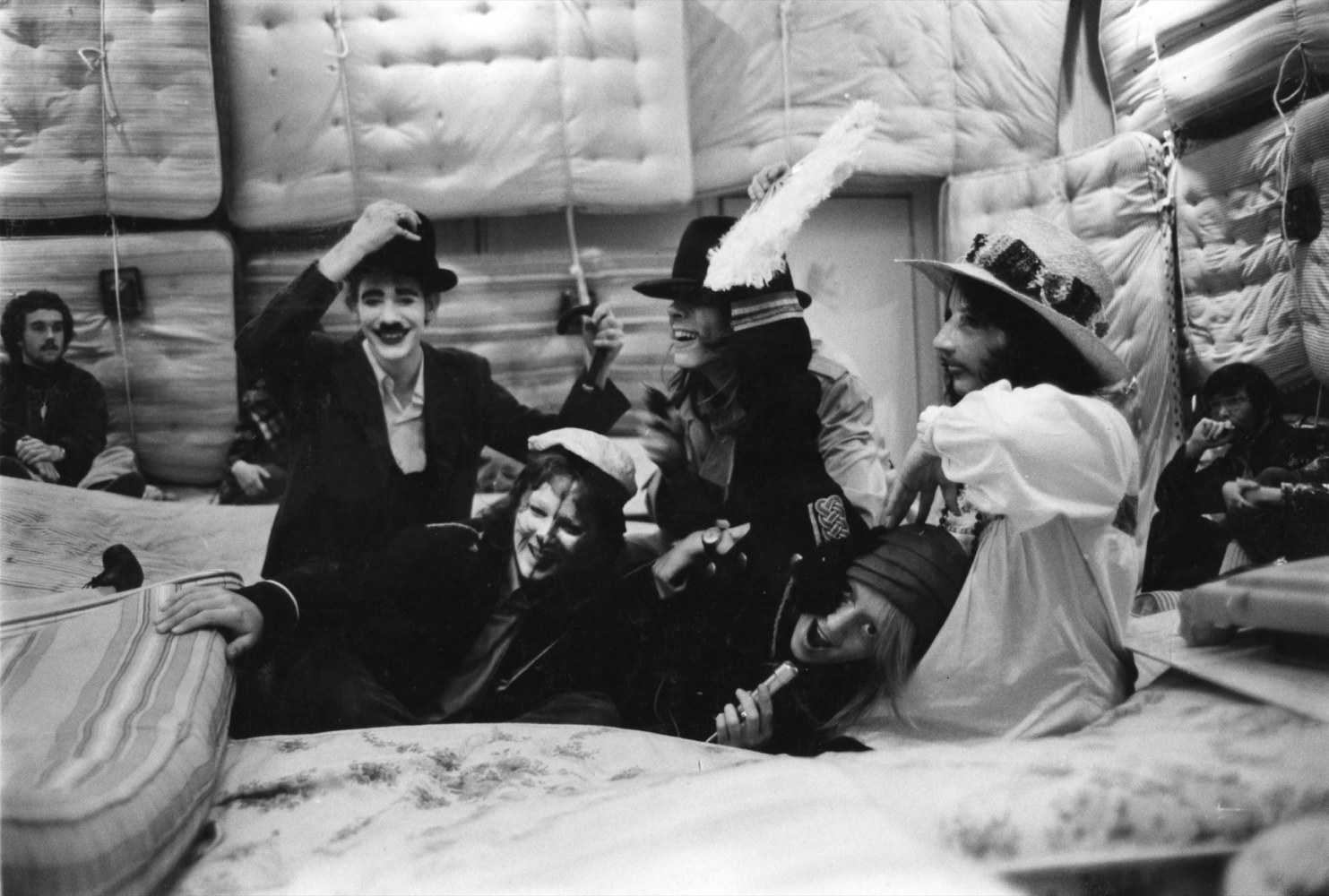 how to be in a movie, minujin&amp;#39;s event at soft gallery, 1973.&amp;nbsp;&amp;copy; marta minuj&amp;iacute;n