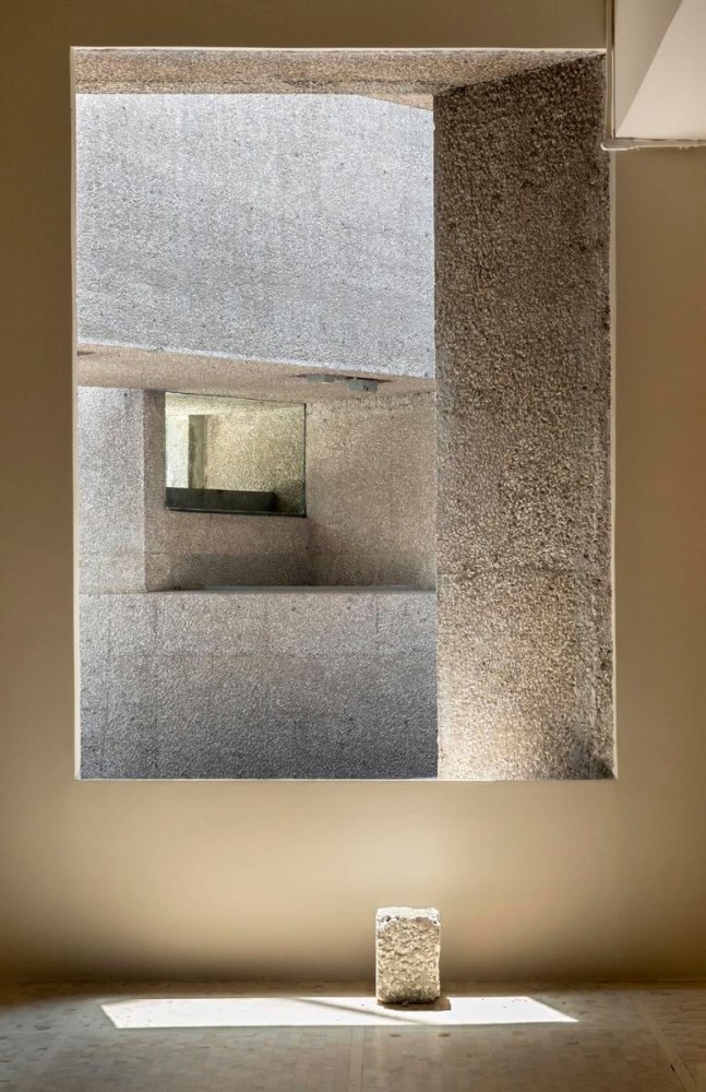 tres ejemplos de reproducci&amp;oacute;n cultural, 2013

instalaci&amp;oacute;n multimedia. bloques martillados con el acabado del museo internacional rufino tamayo en la ciudad de m&amp;eacute;xico

dimensiones variables

&amp;nbsp;

&amp;nbsp;