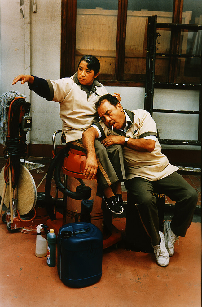 empleado del mes #3, 1998 impresi&amp;oacute;n digital&amp;nbsp;55.12 x 36.85 in.