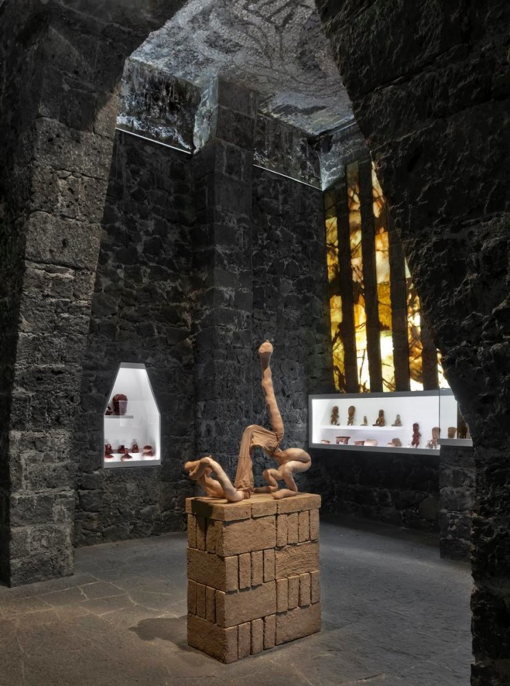 	nuds, museo diego rivera anahuacalli, mexico city, 2012