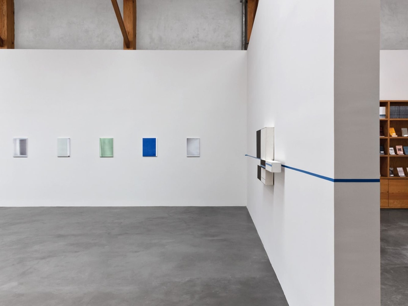 	en todo y en todas partes, kurimanzutto, ciudad de m&amp;eacute;xico, 2012