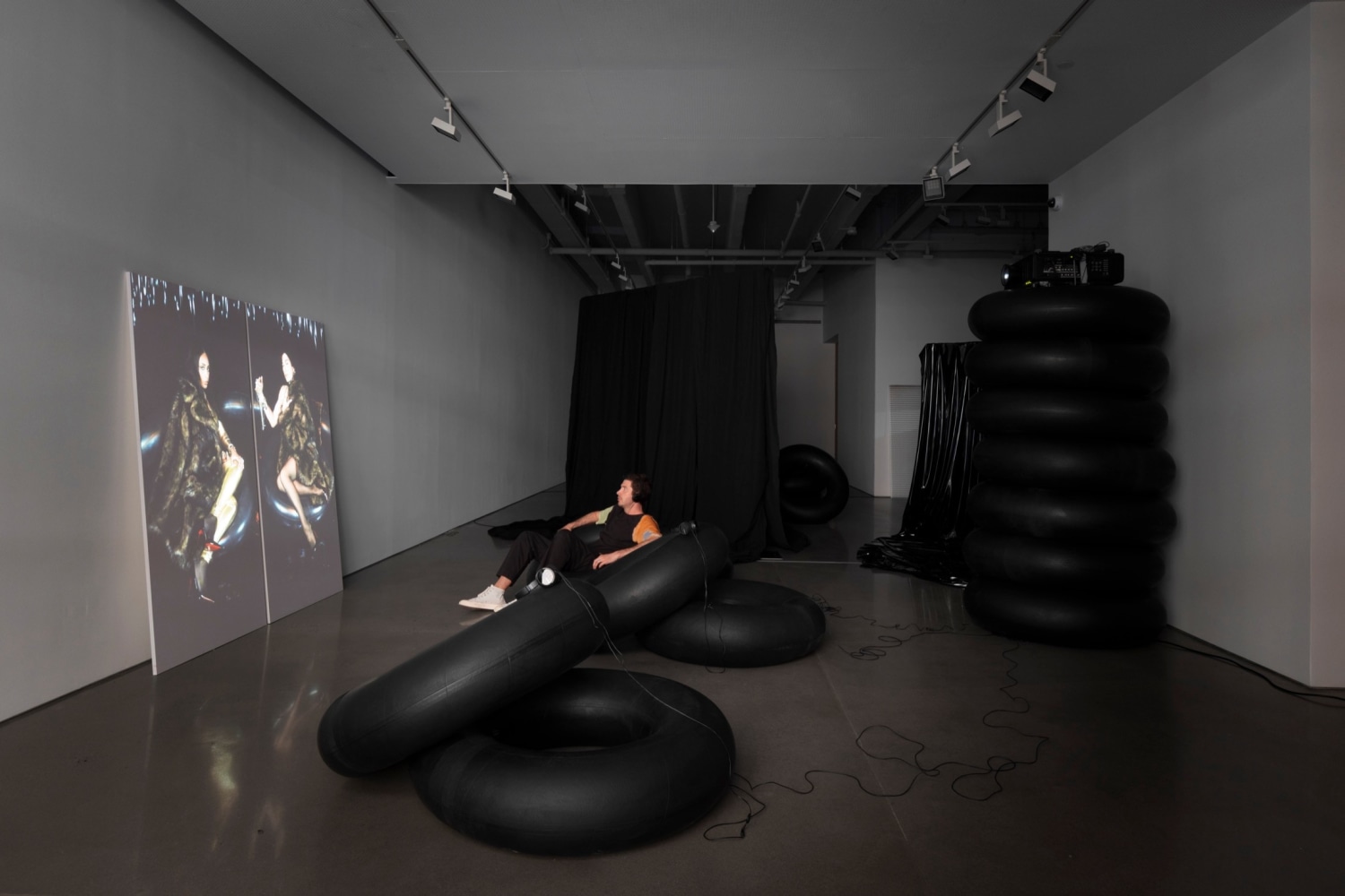 installation view alexandra bachzetsis: notebook, kurimanzutto new york, 2024. photo: alexa hoyer