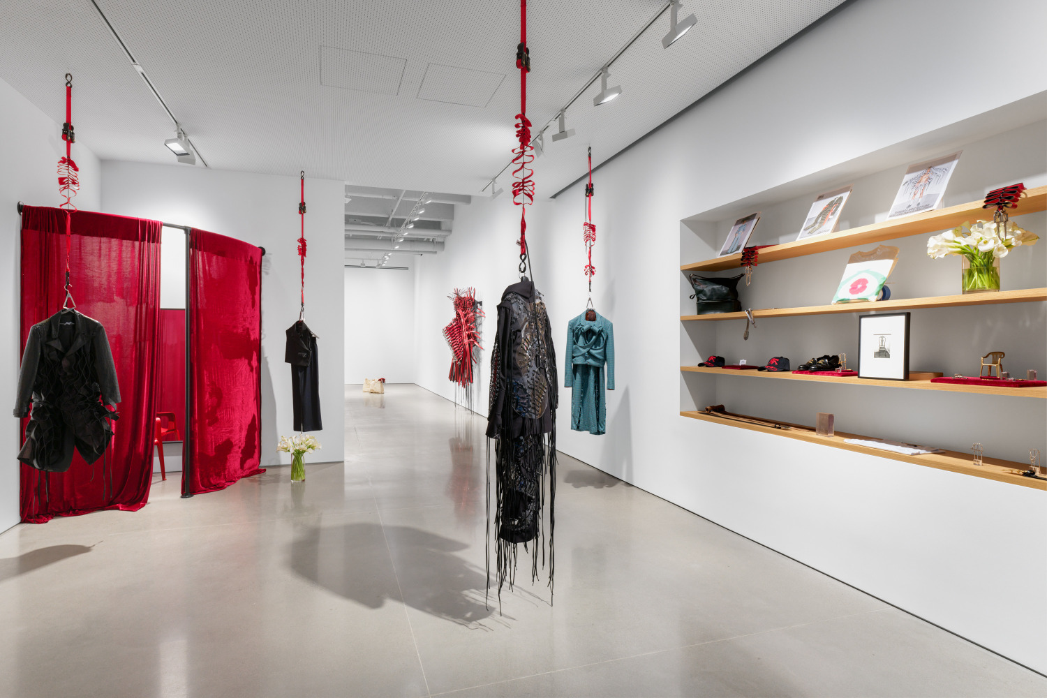 Vista de instalaci&amp;oacute;n de&amp;nbsp;New Lexicons for Embodiment, kurimanzutto, Nuevo York, 2023