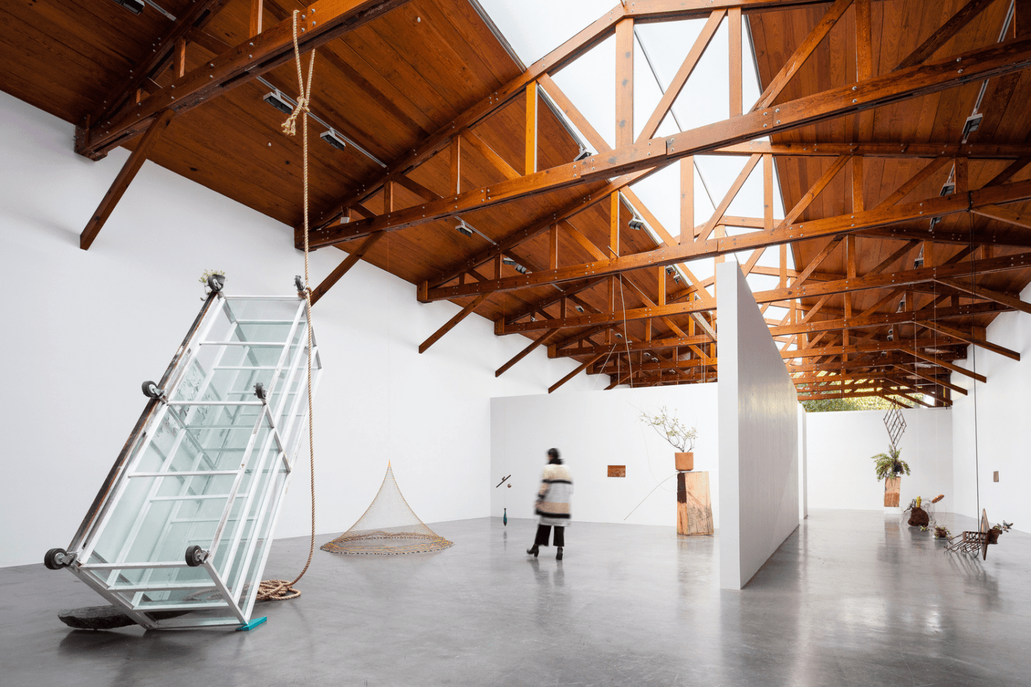 esculturas pendientes, kurimanzutto, ciudad de m&amp;eacute;xico, 2019