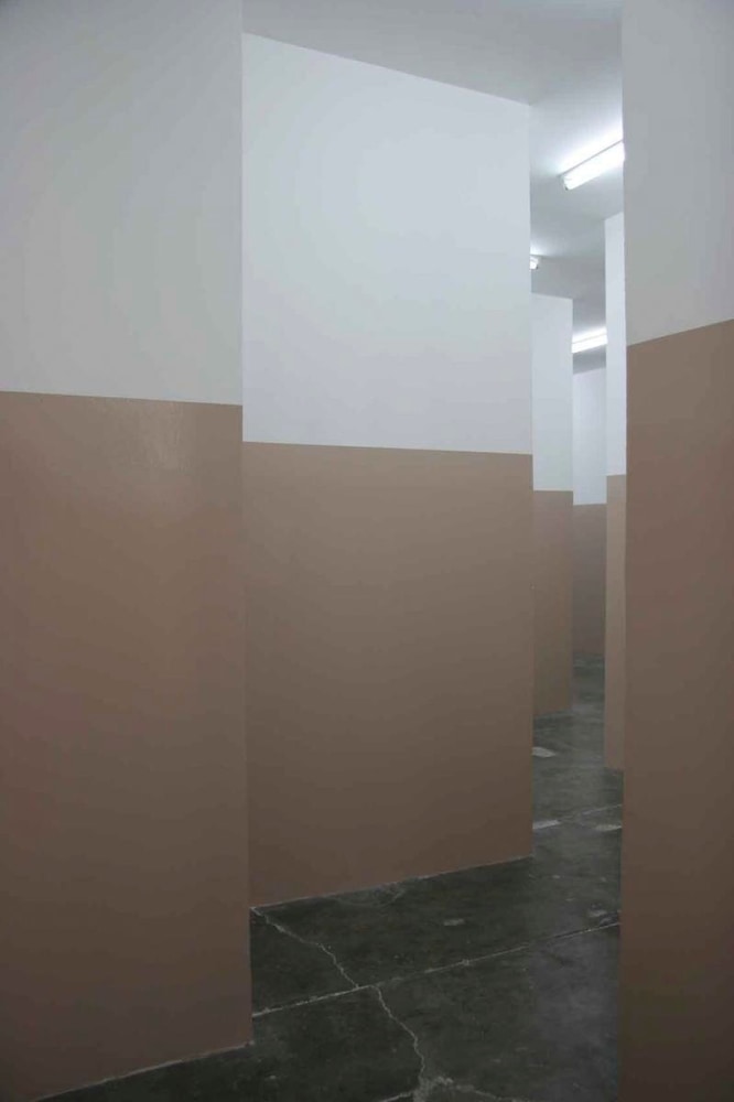 	monika sosnowska, oficina para proyectos de arte, guadalajara, 2005