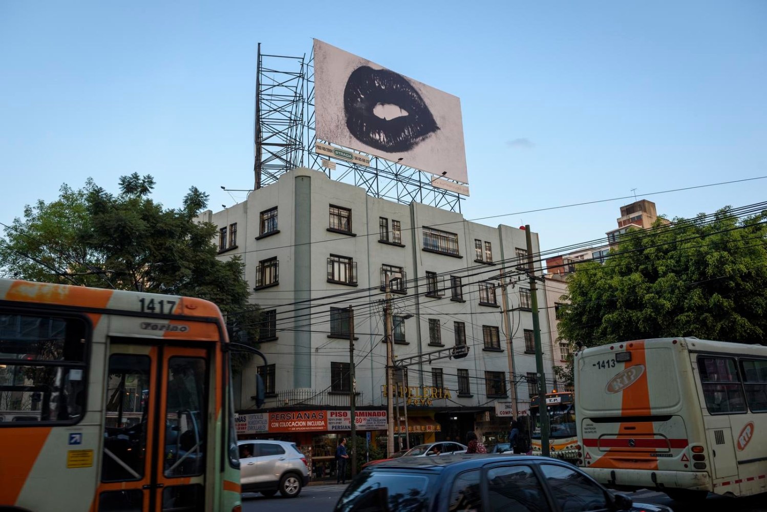 	daido moriyama, lips, sonora 128, 2016