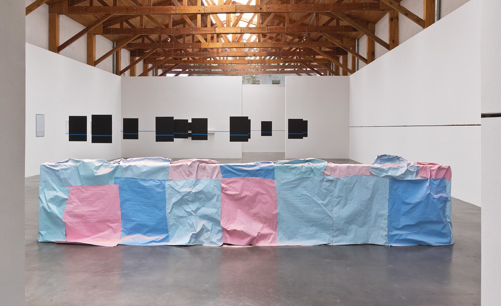 	en todo y en todas partes, kurimanzutto, ciudad de m&amp;eacute;xico, 2012