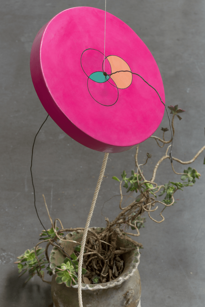 esculturas pendientes, kurimanzutto, ciudad de m&amp;eacute;xico, 2019