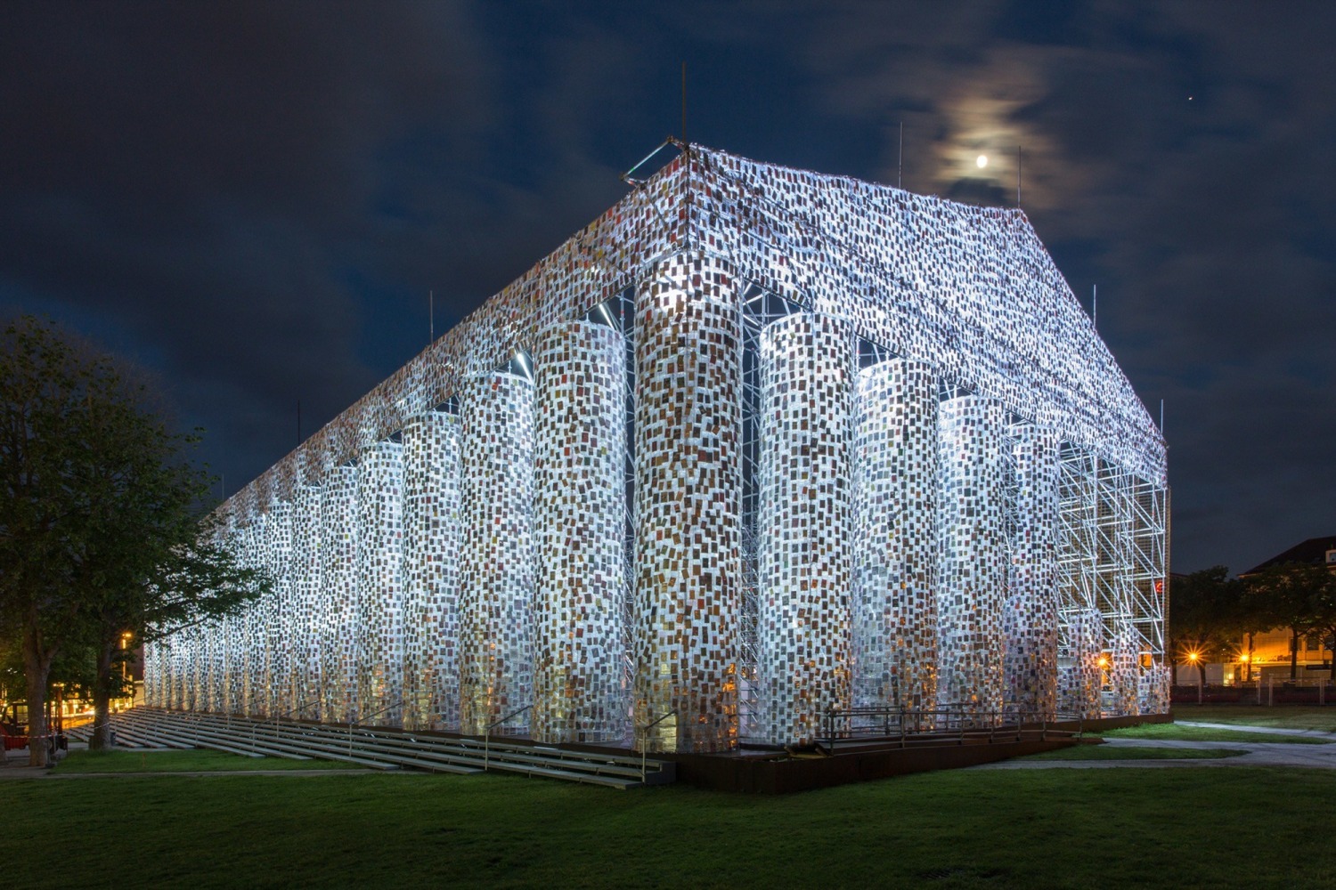 el parten&amp;oacute;n de los libros (the parthenon of books), 2017, in friedrichsplatz, kassel, as part of documenta 14, june 10 - september 17, 2017. &amp;copy; marta minuj&amp;iacute;n. photo:&amp;nbsp;roman maerz