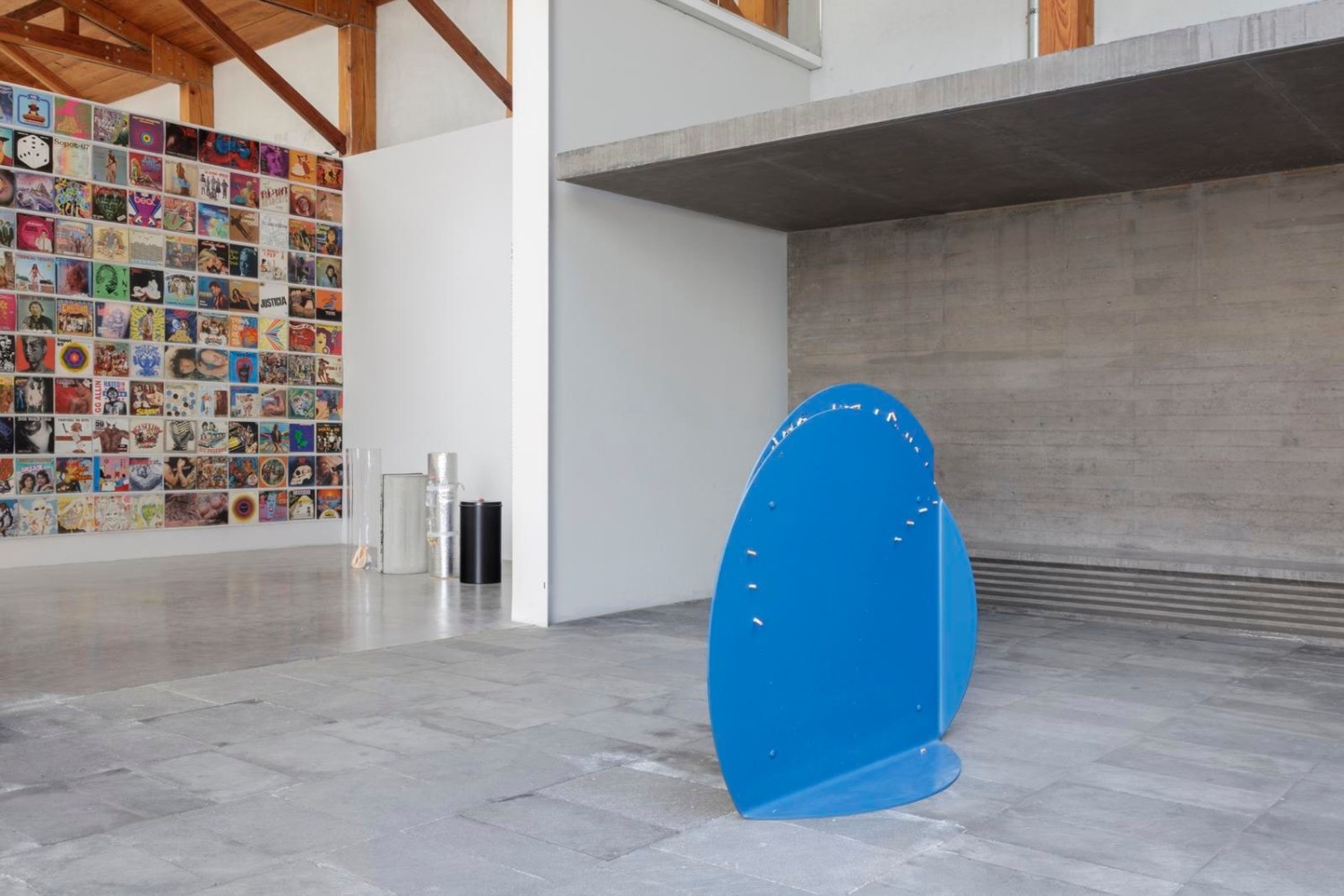 	gabriel kuri	this, please, 2010	installation view of xyla&amp;ntilde;ynu. taller de los viernes, kurimanzutto, mexico city, 2016