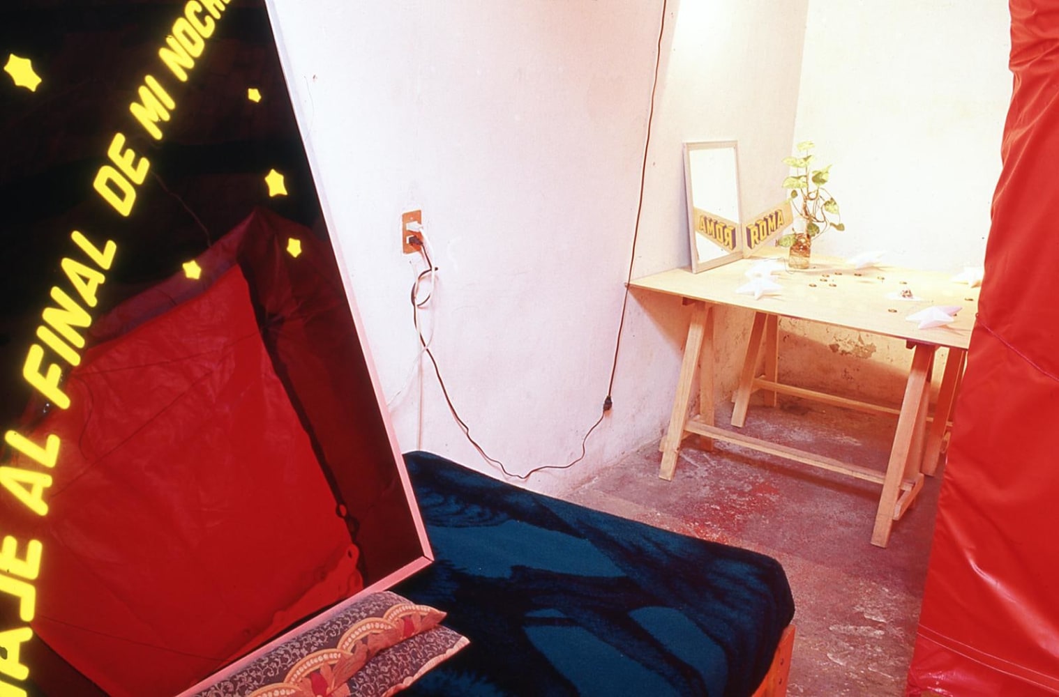 	sleeping on the roof, carlos b. zetina 127, ciudad de m&amp;eacute;xico, 2002