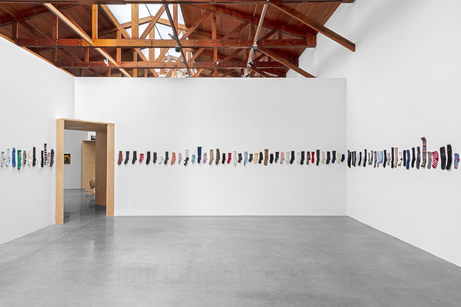 wilfredo prieto,&amp;nbsp;calcetines sin pareja, kurimanzutto, ciudad de m&amp;eacute;xico, 2021