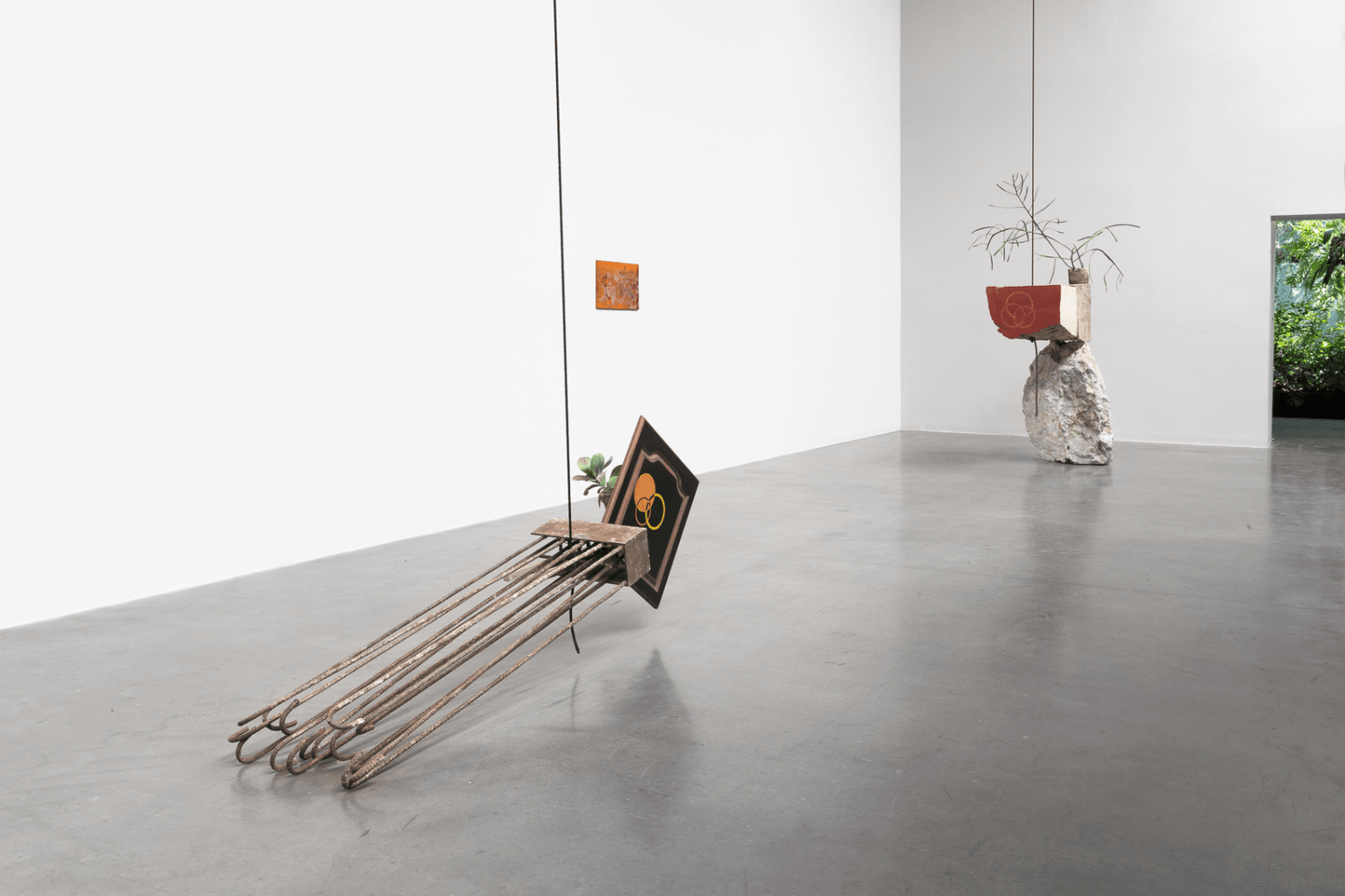 esculturas pendientes, kurimanzutto, ciudad de m&amp;eacute;xico, 2019