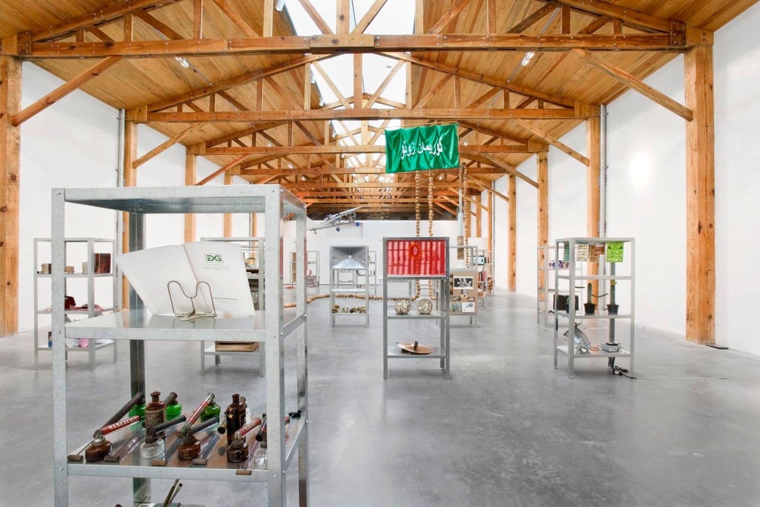 	inauguraci&amp;oacute;n del nuevo espacio, kurimanzutto, ciudad de m&amp;eacute;xico, 2008