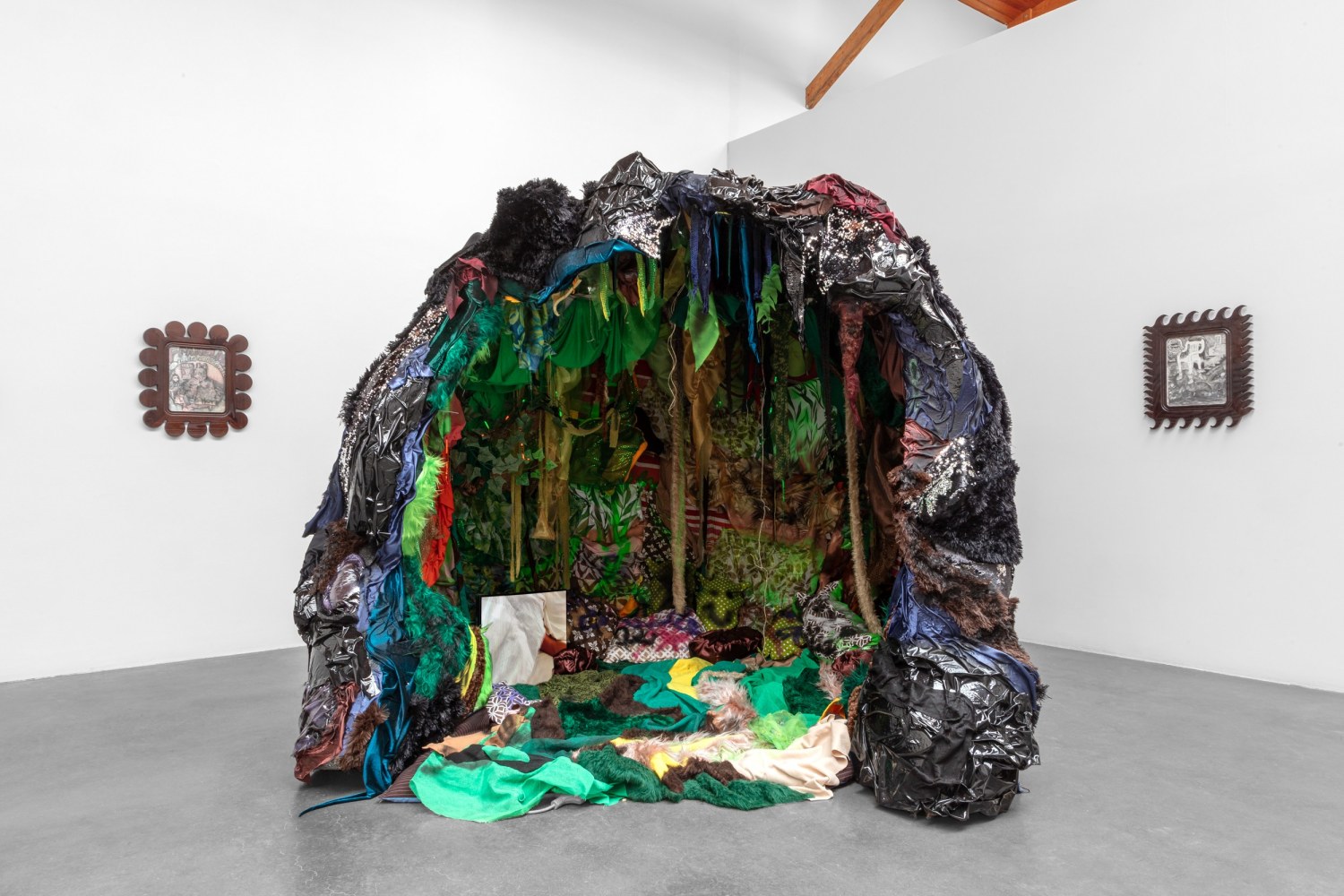 paloma contreras lomas, cartucho&amp;nbsp;(la naci&amp;oacute;n espiritual),&amp;nbsp;kurimanzutto, 2021