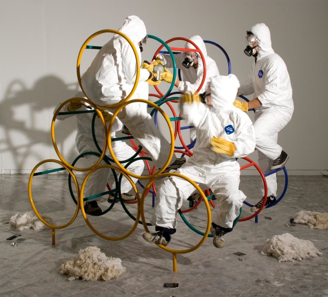 pasado promisorio, 1999

performance. los jugadores deben retirar la pintura de un juego para ni&amp;ntilde;os. usan removedor de pintura (t&amp;oacute;xico) y una cu&amp;ntilde;a de acero (no t&amp;oacute;xica)

&amp;nbsp;